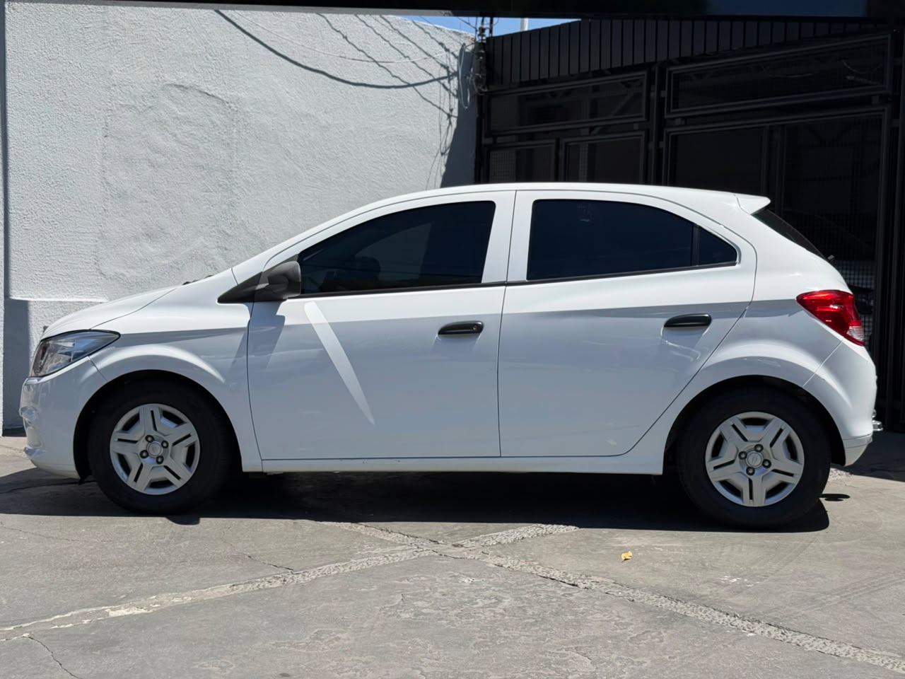 Onix JOY Hatch 1.0 8V Flex Mec. 4P